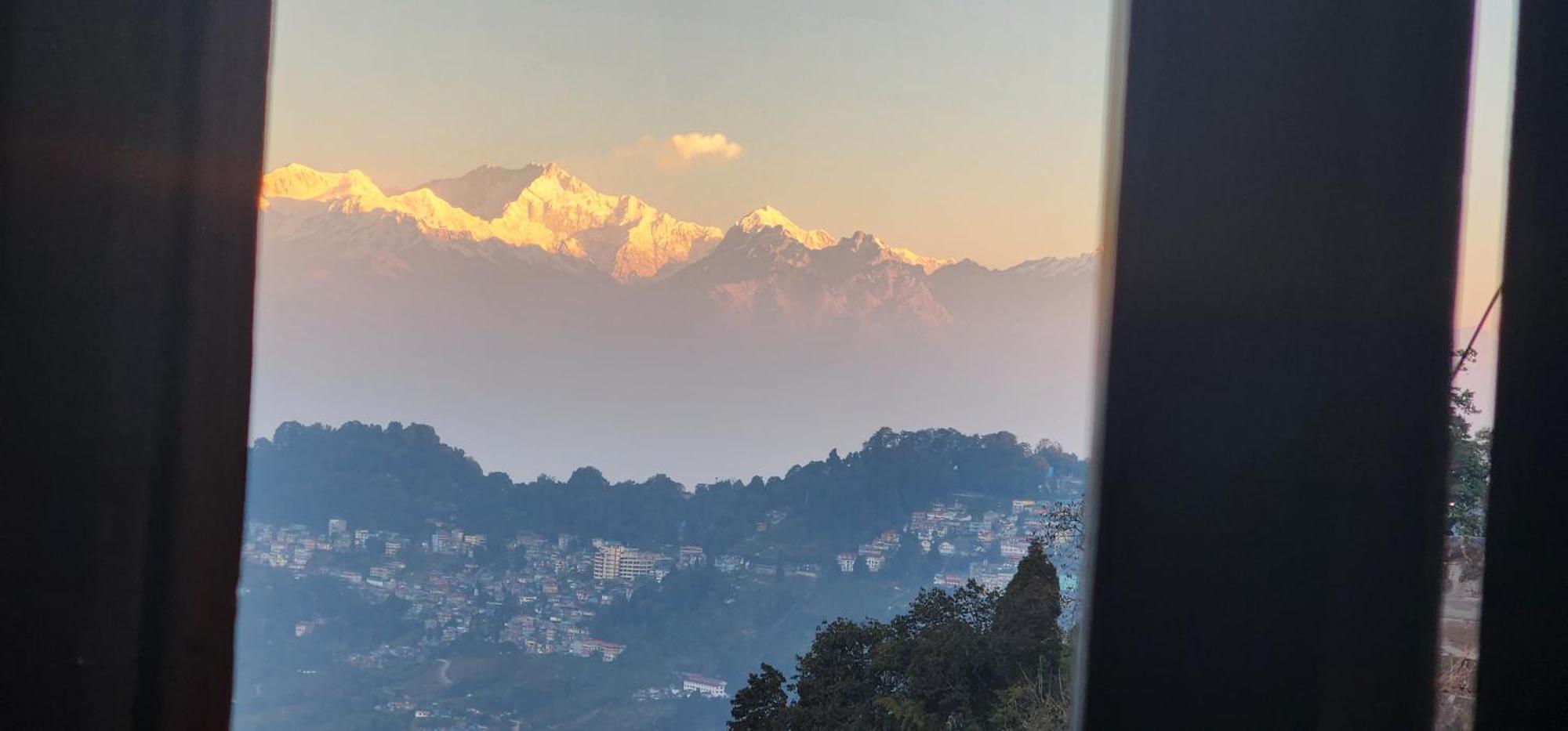 Veronica Alpina Mountain View Home Darjeeling  Buitenkant foto